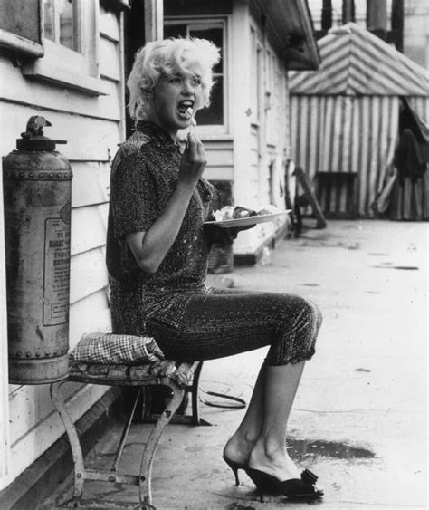Hollywood Sex Symbol Jayne Mansfield Breaks For Lunch During The