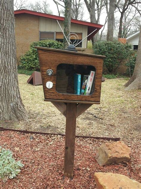 Heres A Lovely Little Free Library Little Free Libraries Little