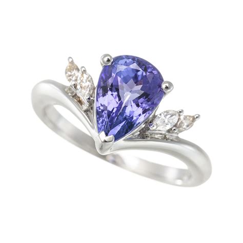 The daily programs of this tv include live games (basketball, volleyball, water polo, equestrian, youth football teams, rowing and sailing) and learning cultural roots of galatasaray. GSTV 商品詳細