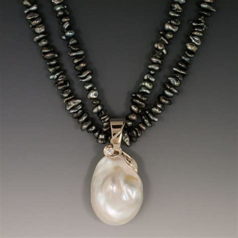 Pearl Enhancer With White Freshwater Baroque Pearl Diamond 14kw