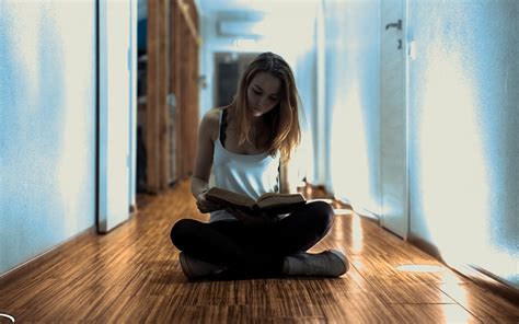 Wallpaper Women Brunette Sitting Books Reading On The Floor Introvert Person Leg