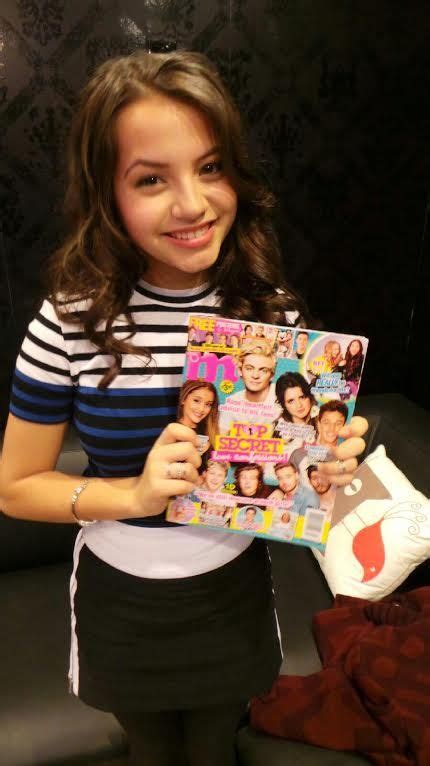 Isabella Moner Star Of Nickelodeons Show 100 Things To Do Before