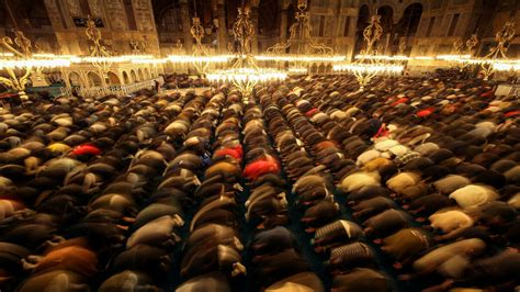 Ramadan 2023 in Istanbul: Iftar, Gebetszeiten und Fastenbrechen - Der
