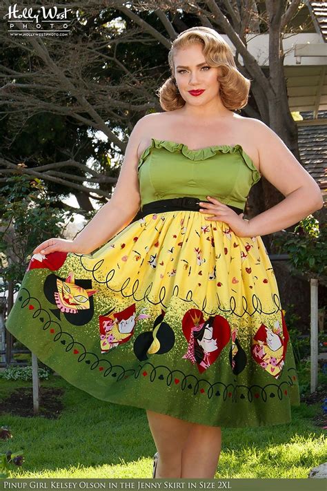 Pinup Couture Jenny Skirt In Queen Of Hearts Border Print Plus Size