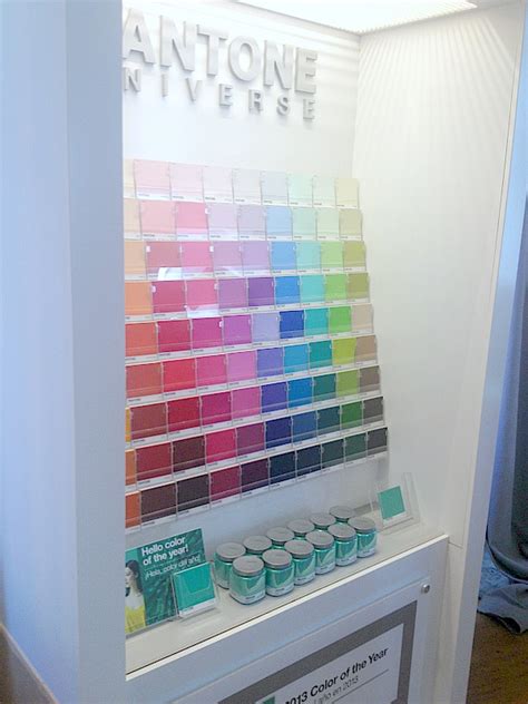 Color With Confidence A Diy Challenge With Lowes Valspar Pantone