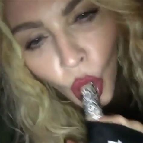 Madonna Simula Sesso Orale Dago Fotogallery
