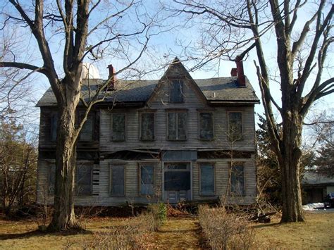 Abandoned House In Aberdeen Njlooks Like It May Have Had A Porch