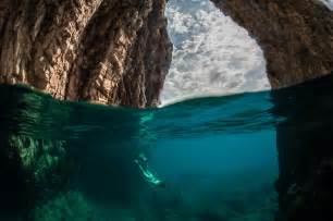 Nature Rock Divers Sea Water Underwater Split View Hd Wallpapers