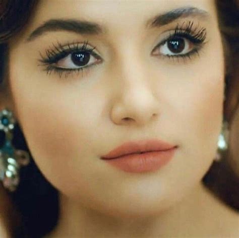 Close Cute Look Of Hande Erçel ♥️ Hayat Beautiful Heart Images