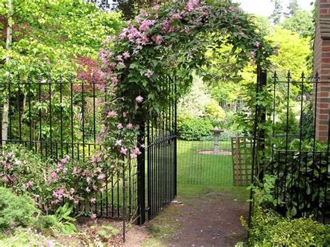 17 Creative Garden Gates That Make A Great Entrance Top Dreamer