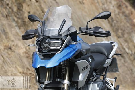 Enhanced technology includes adaptive led cornering lighting, full color tft display, up to 6 riding modes, backlit switchgear, triumph shift assist, keyless ignition, new ergonomics and more distinctive styling. Comparativa BMW R 1250 GS 2019-2020 - Triumph Tiger 1200 ...