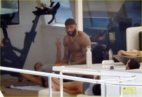 Photo Lebron James Works Out Shirtless On Yacht 18 Photo 4615358