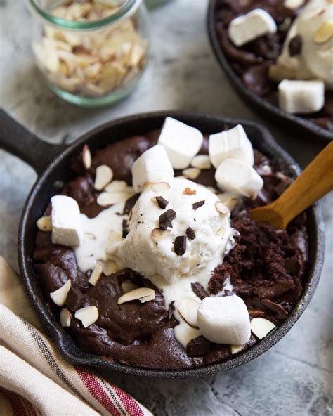 Skillet Rocky Road Brownies Theyre Baked In Mini Cast Iron Skillets