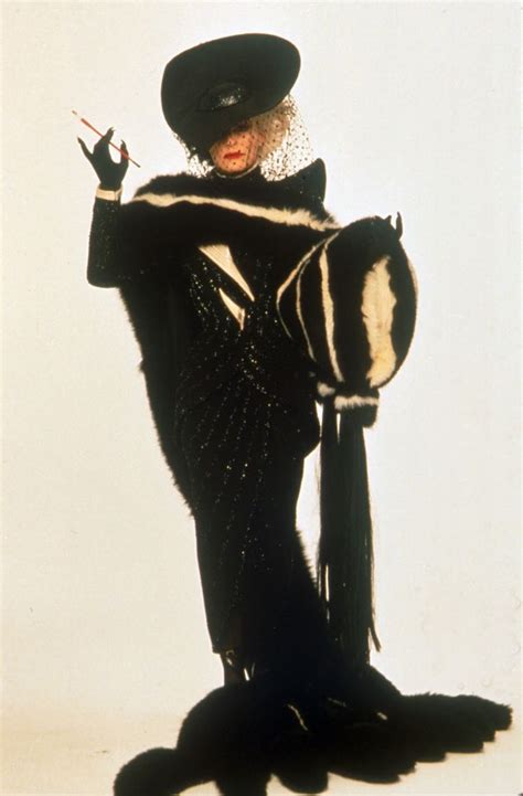 Glenn Close As Cruella De Vil In 101 Dalmatians Looking Absolutely