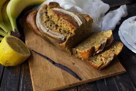 Add the bananas to the bottom of a medium mixing bowl and mash well, add in the remaining wet perfectly moist and delicious, this healthy vegan banana bread recipe makes a terrific snack or great way to start the day. Perfect Vegan Banana Bread | Gourmandelle | Recette ...
