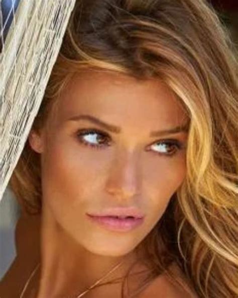 Samantha Hoopes Si Swimsuit Model Page Swimsuit Si Com