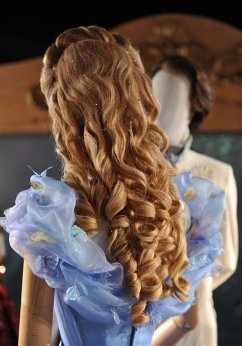 Cinderellas Hair 美しいヘアスタイル ディズニーウェディングドレス 髪型