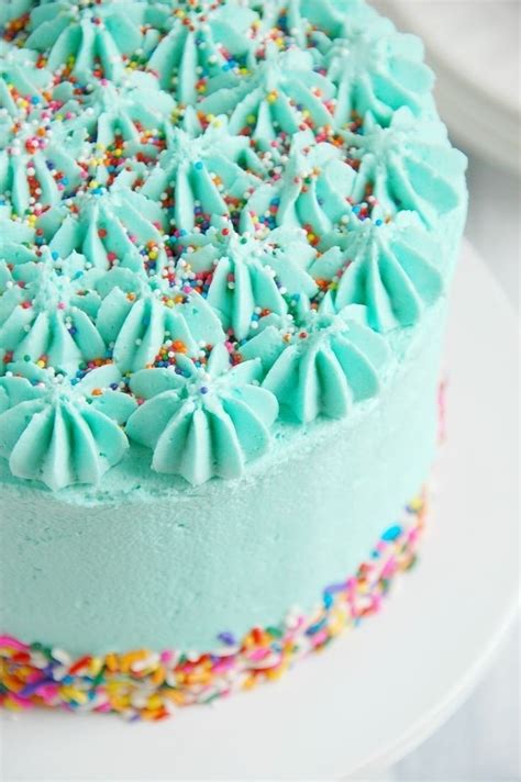 10 Stylish Easy Cake Decorating Ideas For Beginners 2024