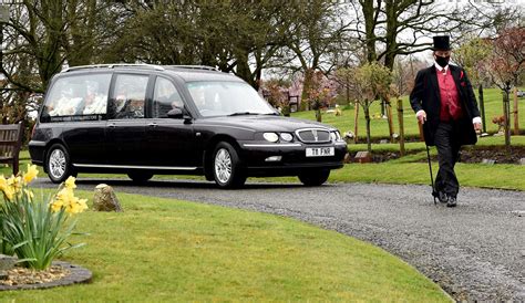 Tributes paid to popular town musician Tracy Taylor after he passes