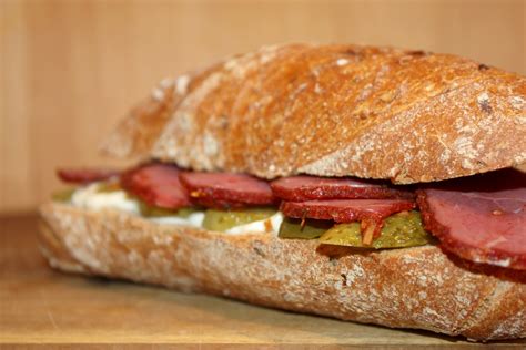However, corned beef is not just a st. Pastrami-Sandwich | Grillforum und BBQ - www ...