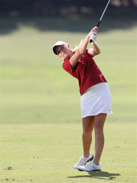 Alabama Freshman Golfer Stephanie Meadow Helps Tide Women Win Lady