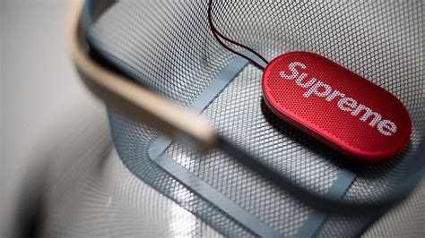 Suitcase With Supreme Word Logo Hd Supreme Wallpapers Hd Wallpapers