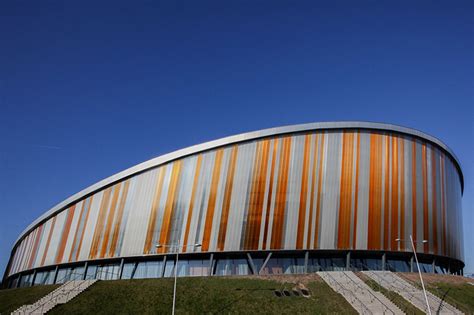 Apeldoorn ontwikkelde zich pas vanaf begin 20e eeuw tot een van de grotere plaatsen van het land. De wielerbaan in Apeldoorn gaat weer open! - Racefietsblog.nl