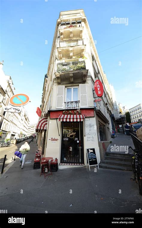 Paris Corner Cafe Montmartre Hi Res Stock Photography And Images Alamy