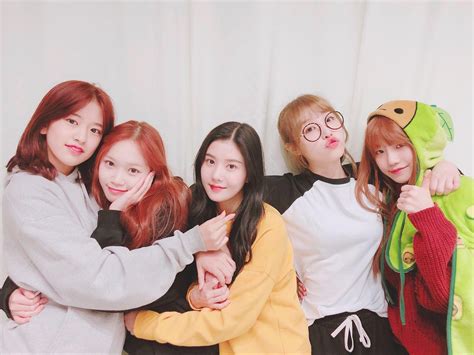 Hello, we are iz*one! iz*one (korean: 【PRODUCE48】IZ*ONE、VLIVEで初めてボーカルの実力を披露…チェ・イェナの歌声に再評価の声があがる ...