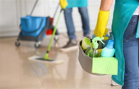 8 Considerations For Choosing A Commercial Cleaning Service