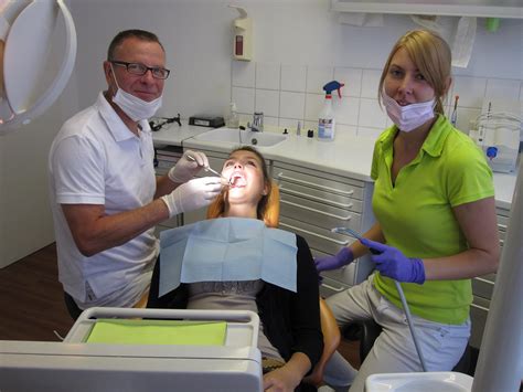 Zahnarztpraxis F R Zahnheilkunde Und Oralchirurgie In Bonn R Ttgen