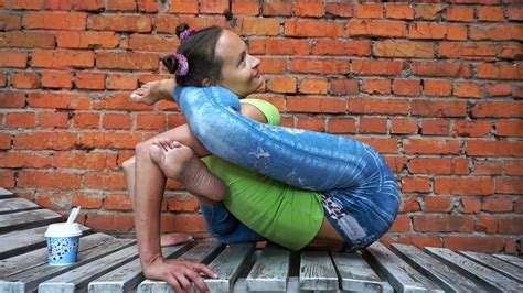 contortion yoga poses flexshow legs behind head training flexible yoga girl natalya youtube