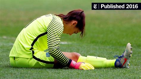 Hope Solo Takes Aim At Sweden After U S Women Are Ousted The New York Times