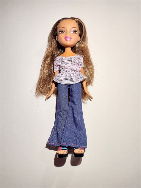 vintage bratz doll yasmin 2001 w skirt and heels brown hair bro super beauty product restock