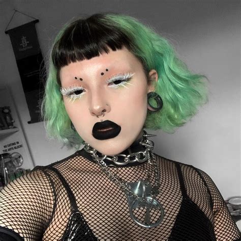 Instagram Beitrag Von Mags • 28 November 2019 Um 532 Uhr Utc Punk Makeup Edgy Makeup