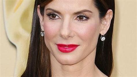 We did not find results for: Sandra Bullock in Flirt- und Babylaune | Promiflash.de