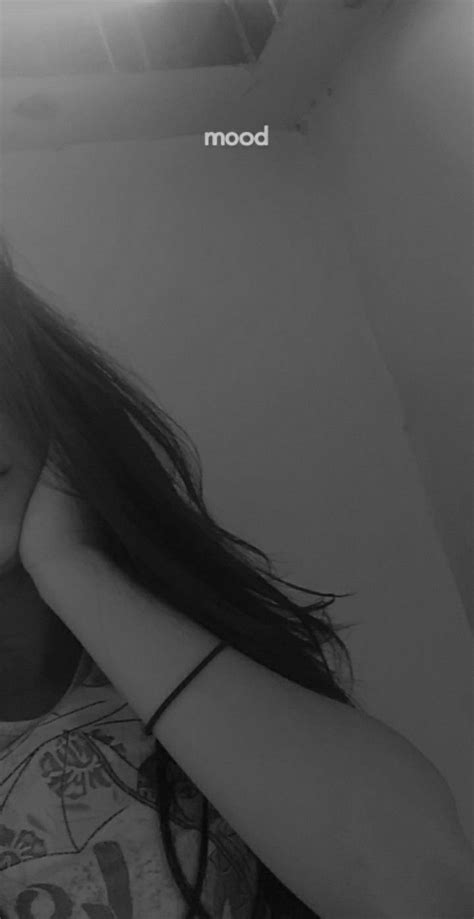 Girlz Dpz For Instagram 😊 Blurred Aesthetic Girl Mirror Shot Girl