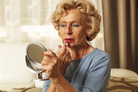 35 Makeup Looks For Older Women To Wear With Pride Sheideas