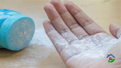 Surprising Uses For Baby Powder Beyond Diaper Changes