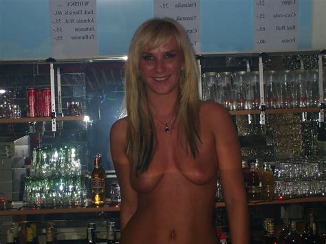 Nude Bartender Pics Xhamstersexiezpicz Web Porn