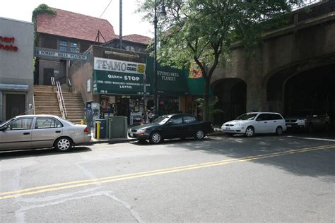 Forest Hills Gardens Station Square Lirr Forest Hills Tra Flickr