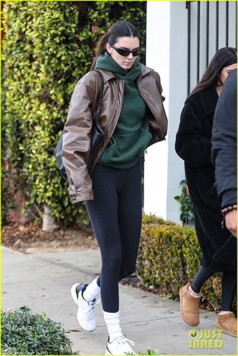 Kendall Jenner Masks Up For Hot Pilates Class With Hailey Bieber In La Photo Kendall