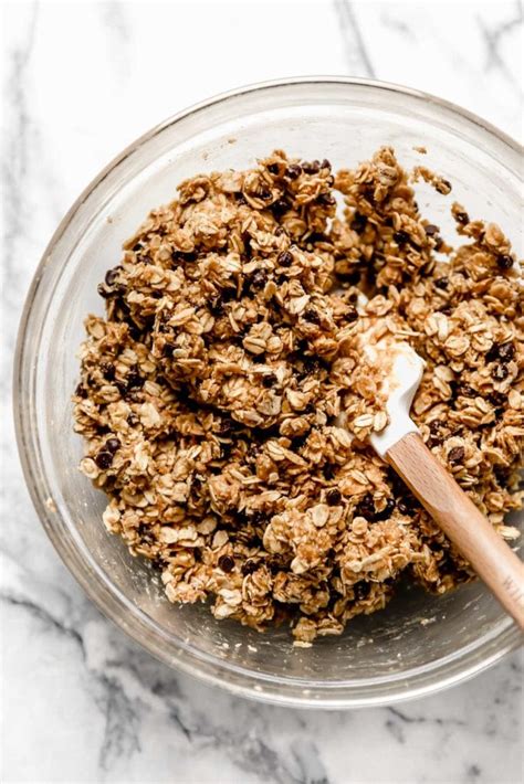 Spread evenly on a greased or lined tray, and bake for 15 minutes on the lower rack of your oven. 5-Ingredient Healthy Peanut Butter Granola Bars - The Real ...