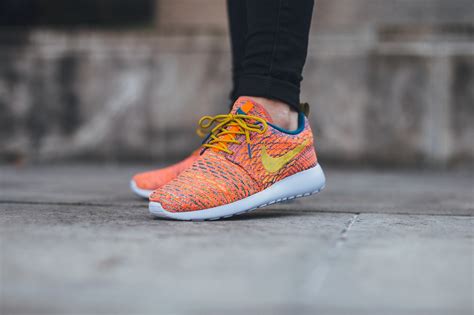 The Nike Flyknit Roshe Is Treated In Another Multicolor Option