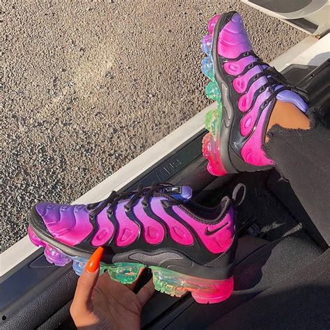Loving These Rainbow Air Bubbles 😍🌈🌈🌈 Whatsurgirlwearing Sneakers