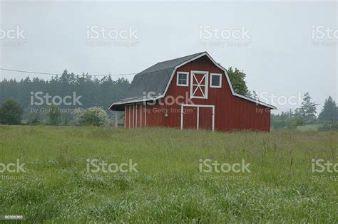 Small Red Barn Stock Photo Download Image Now Istock