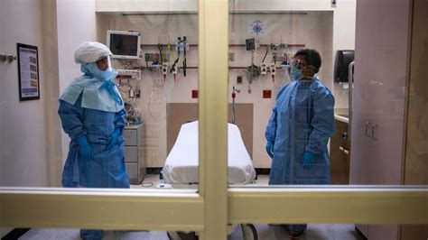 As Ebola Spread In Dallas New York Honed Protocol The New York Times
