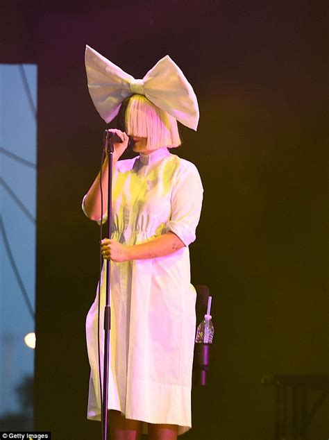 Sia Hits The Stage At Panorama New York City Festival In White Outfit