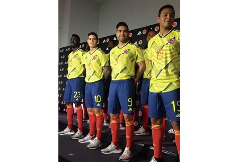 This free logos design of selección colombia logo ai has been published by pnglogos.com. Revelados los precios de la nueva camiseta de la Selección ...