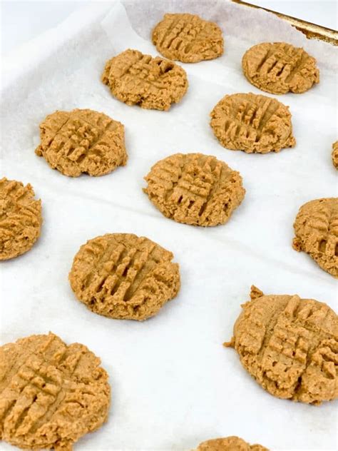 They may also serve as design elements for the flat, they cheer me up whenever i look at them so i try not to eat them up too quickly. Sugar-Free Low Carb Peanut Butter Cookies - Hot Rod's Recipes
